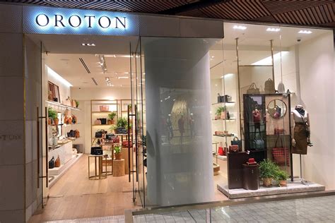 oroton outlet dfo.